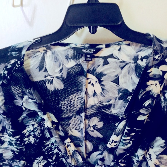 Vera Wang “Simply Vera” Plus size Floral Dress - Picture 2 of 4